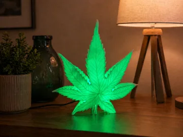 LED Hanfblatt Lampe 🌿 – USB-C Designleuchte mit RGB Effekten und Mikrocontroller