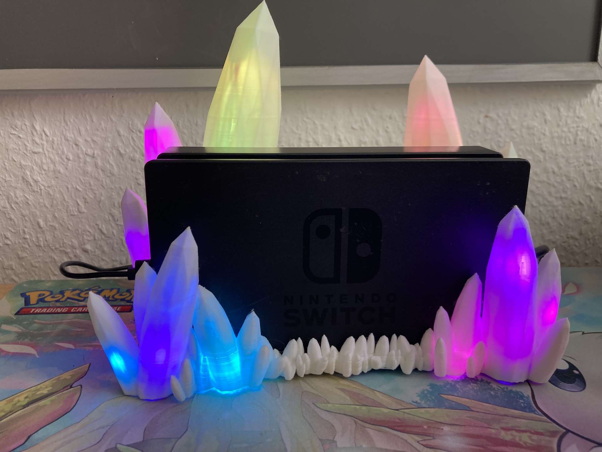 🎮✨ Nintendo Switch Kristall Dock Lampe – Magisches Gaming-Display mit LED-Show!