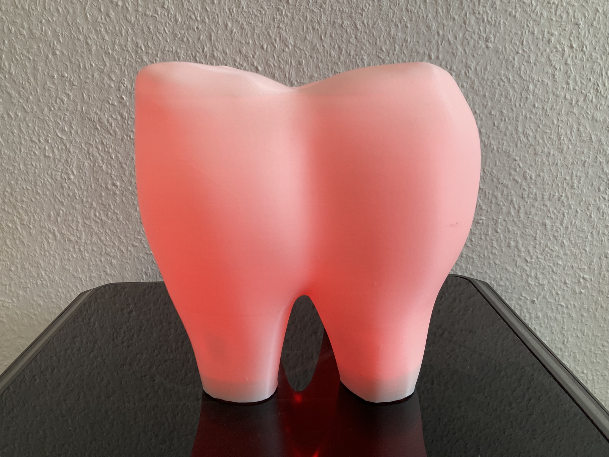 LED-Praxislicht „Leuchtender Zahn“ – 3D-gedruckte Deko-Lampe mit adressierbaren Effekten, USB-C, Farb- und Funktionswahl