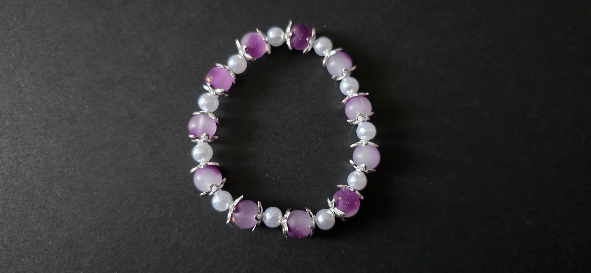 💜✨ „Lavender Moon Blossom – Zarte Lila-Harmonie im floralen Silberkuss“ 🌙🌸