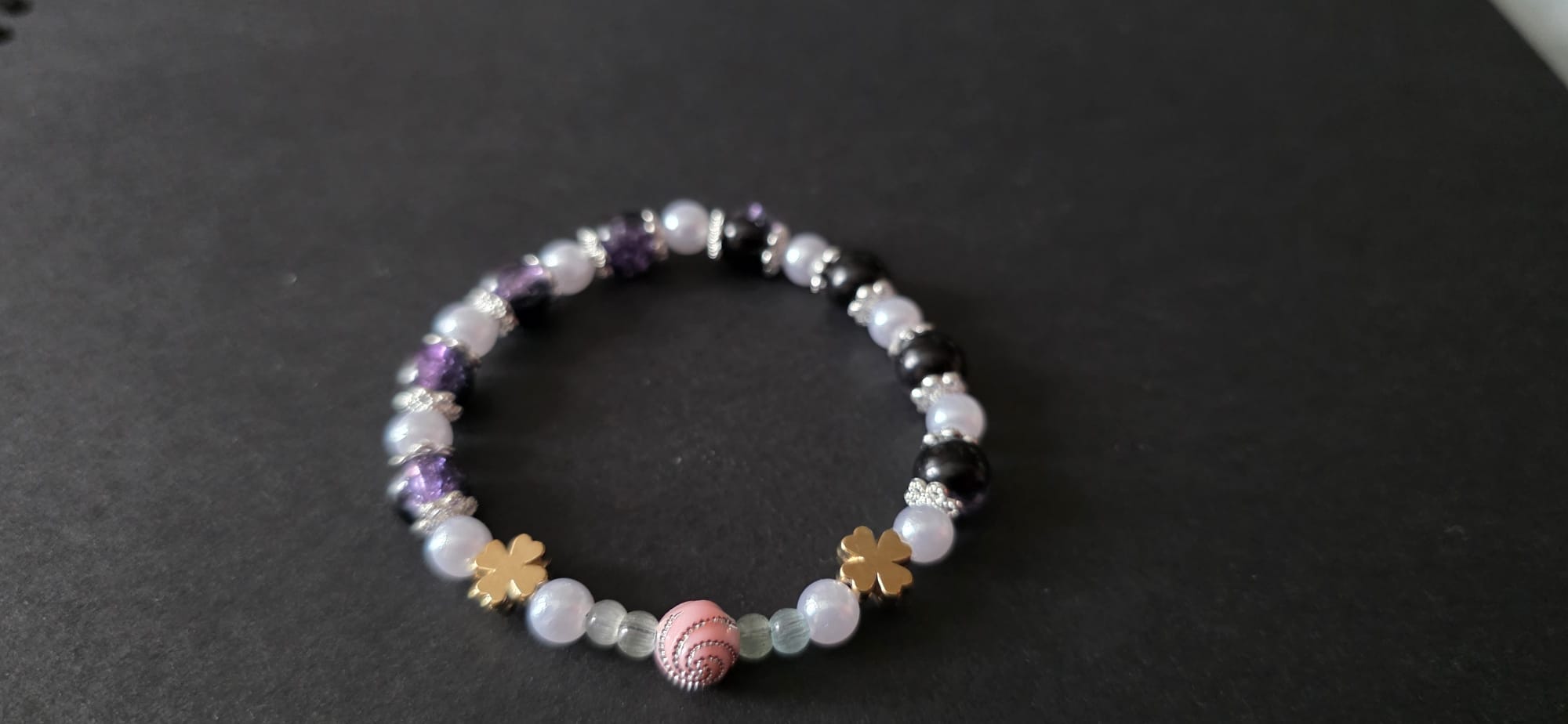 💜🌸 „Violet Charm Blossom – Lila Magie, sanftes Weiß &amp; ein Hauch Glück“ 🍀💫