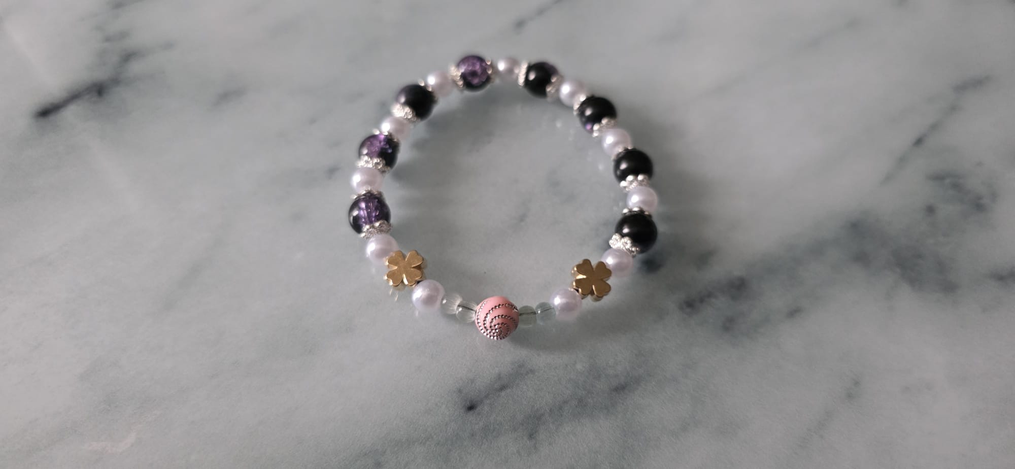 💜🌸 „Violet Charm Blossom – Lila Magie, sanftes Weiß &amp; ein Hauch Glück“ 🍀💫