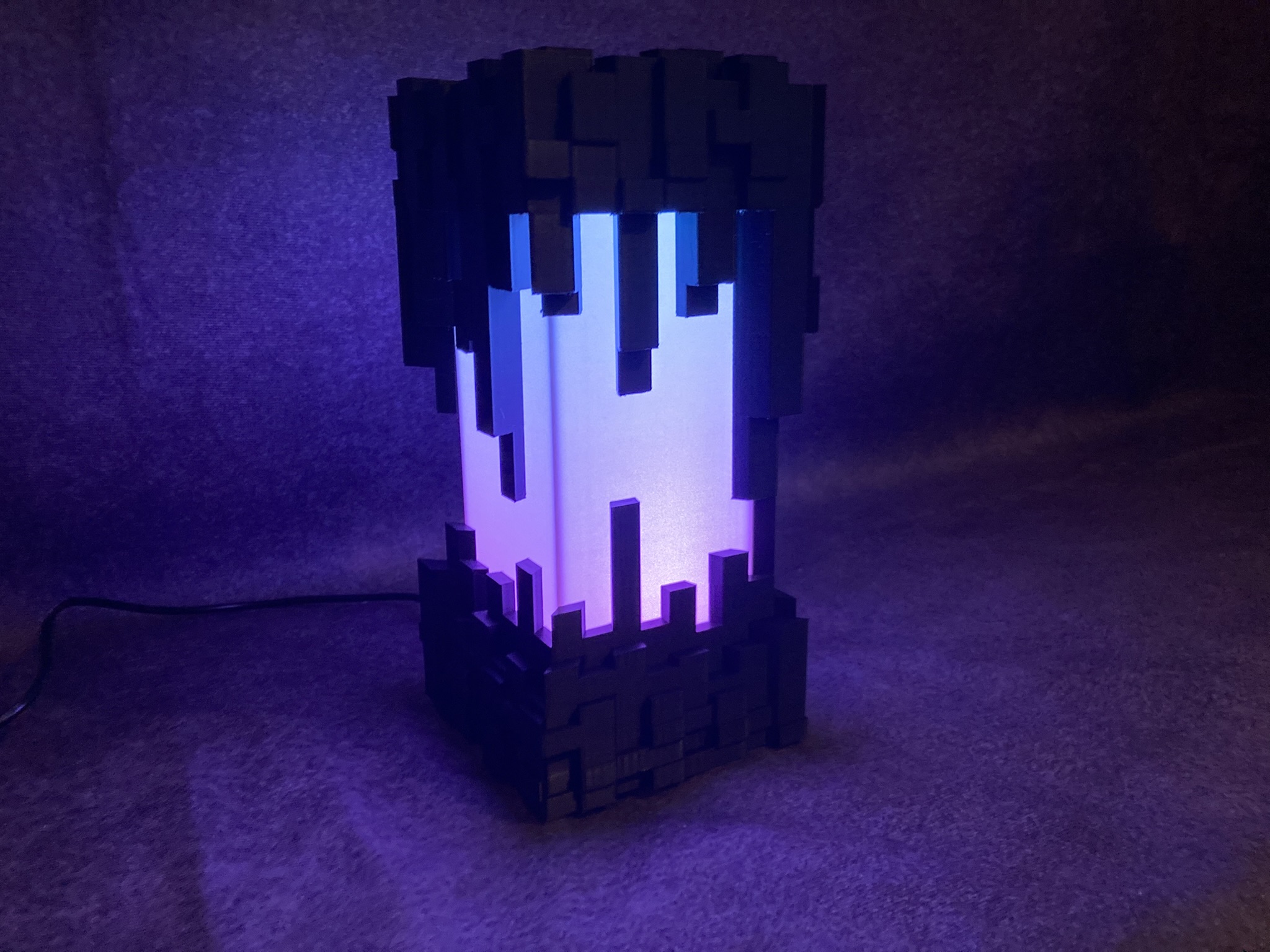 PixelBlock RGB Designlampe – 3D Druck Unikat mit dynamischen Lichteffekten