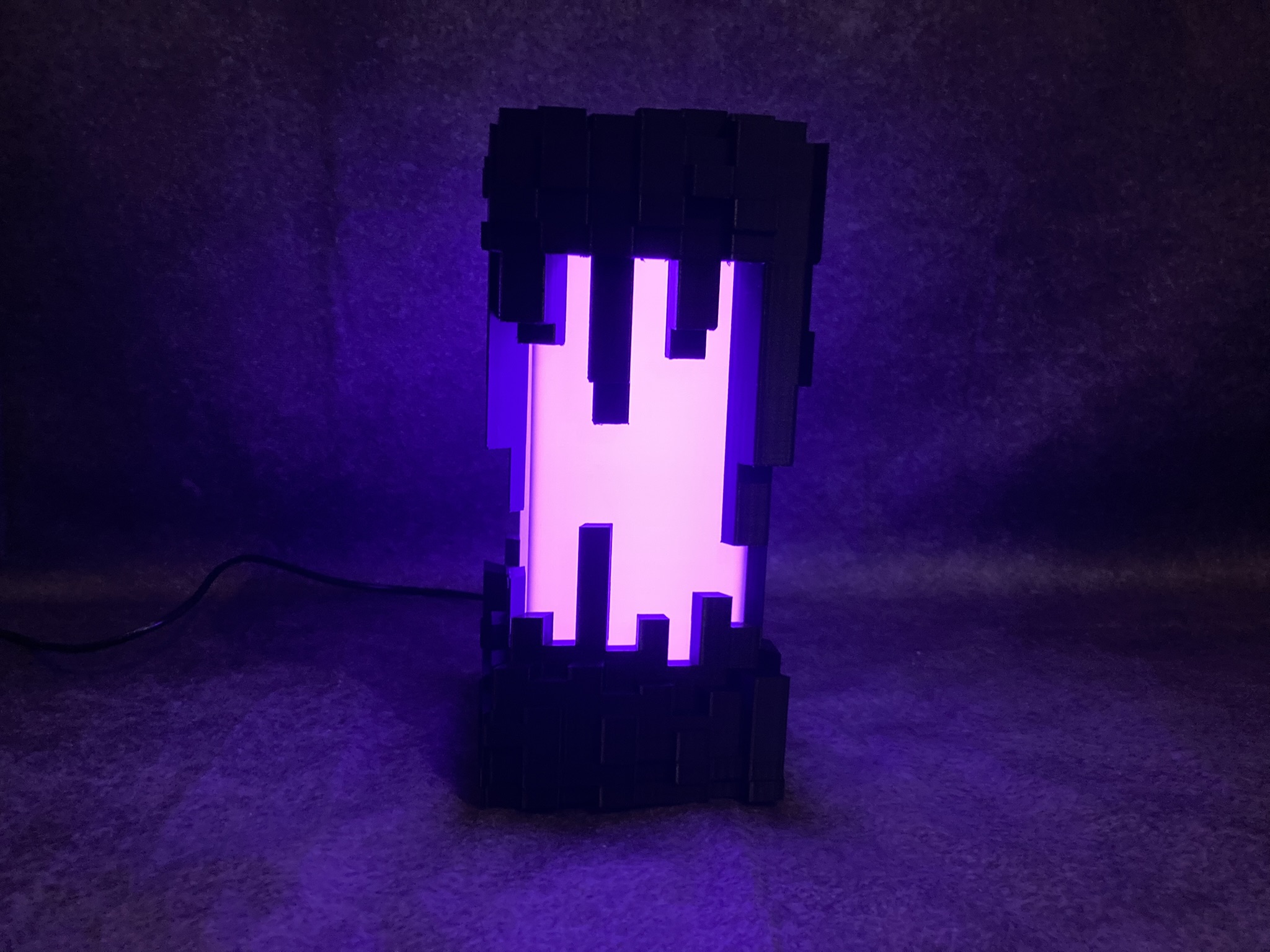 PixelBlock RGB Designlampe – 3D Druck Unikat mit dynamischen Lichteffekten