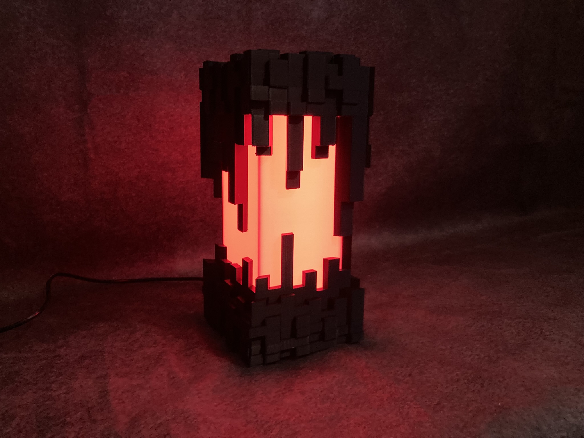 PixelBlock RGB Designlampe – 3D Druck Unikat mit dynamischen Lichteffekten