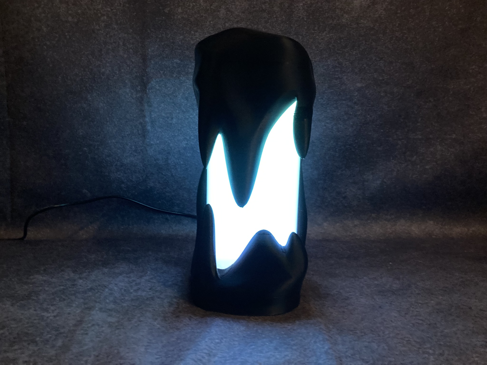 SlimeFlow RGB Designlampe – Organische 3D Druck Leuchte mit fließenden Lichtanimationen