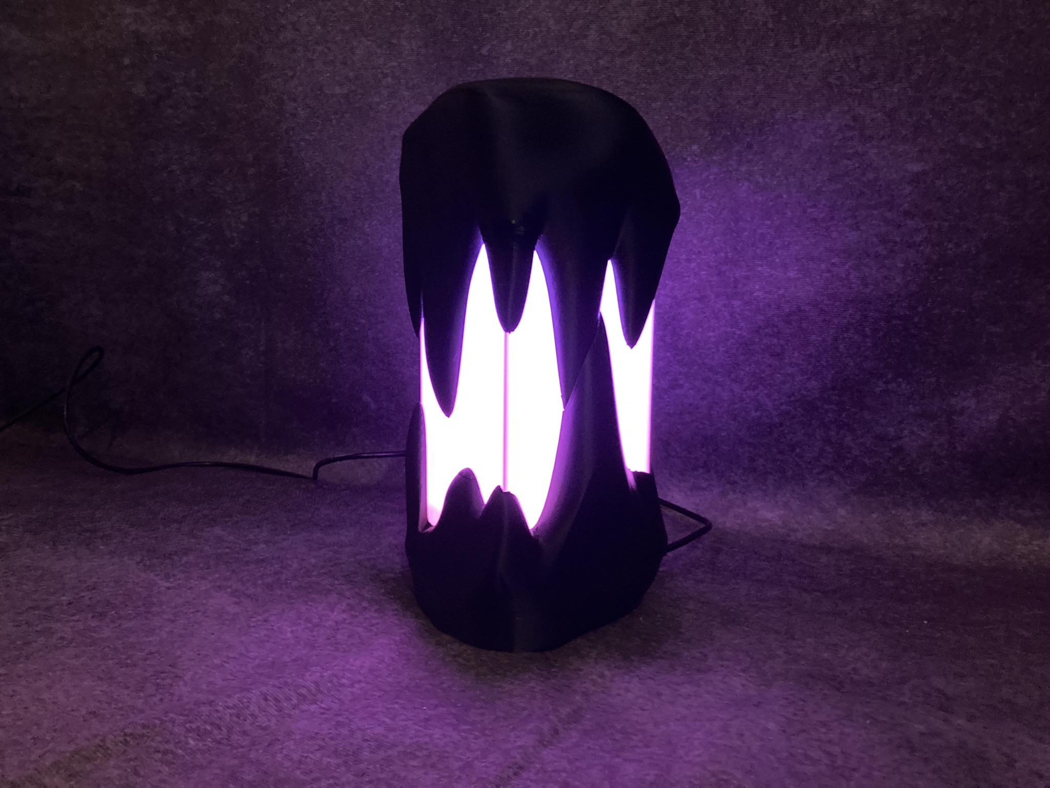 SlimeFlow RGB Designlampe – Organische 3D Druck Leuchte mit fließenden Lichtanimationen