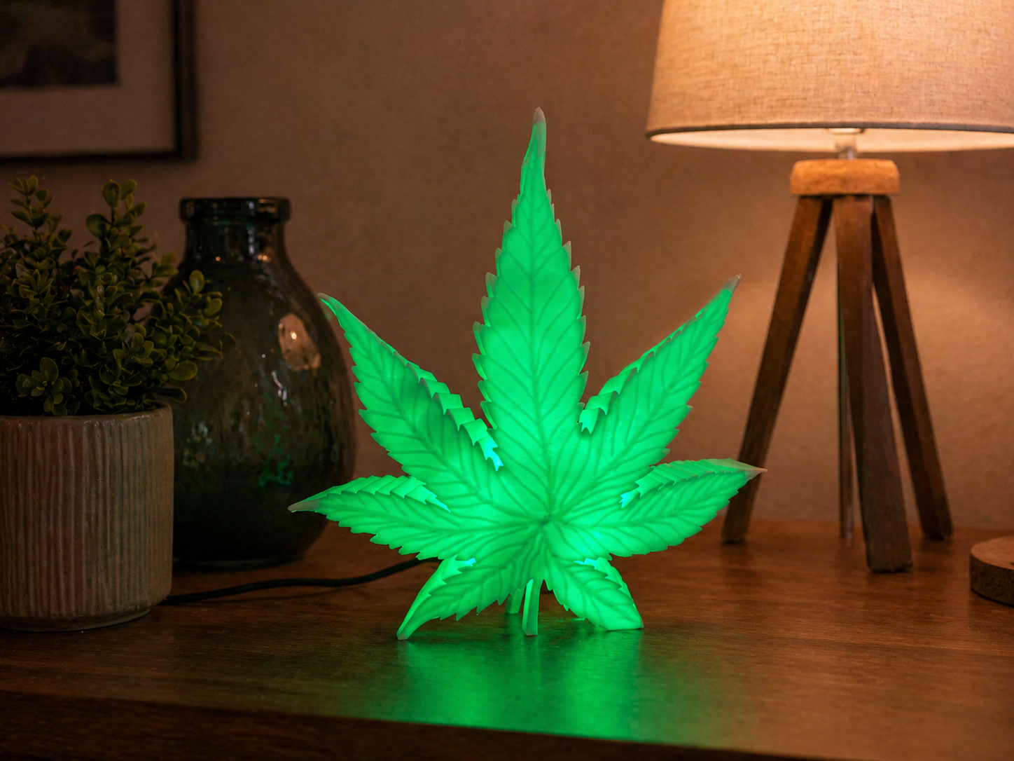 LED Hanfblatt Lampe 🌿 – USB-C Designleuchte mit RGB Effekten und Mikrocontroller