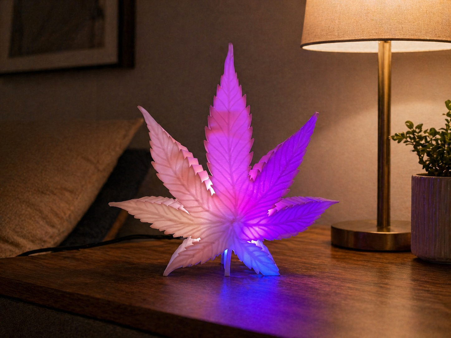 LED Hanfblatt Lampe 🌿 – USB-C Designleuchte mit RGB Effekten und Mikrocontroller
